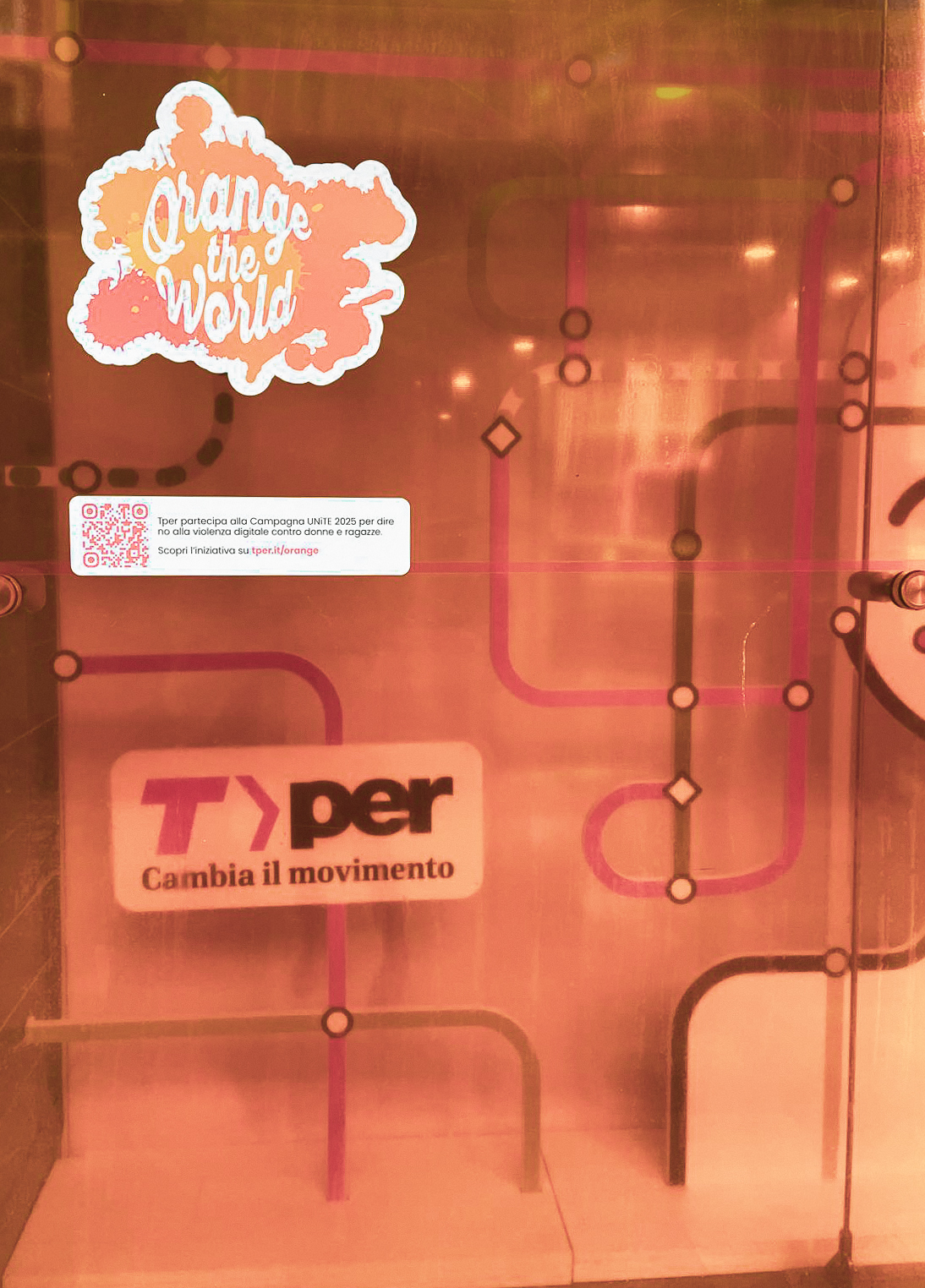 vetrina della biglietteria tper